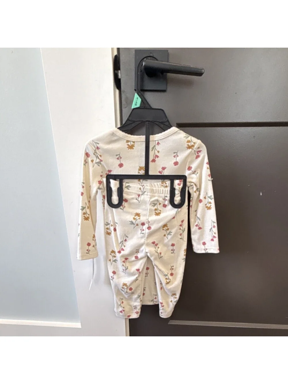 Carter's Ivory Multicolor Floral Knit Long Sleeve bodysuit Crew Neck 6-9 Months